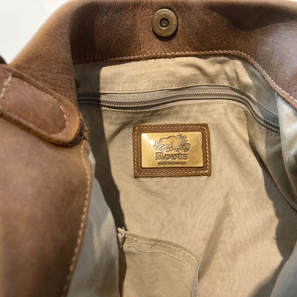 Roots Olivia Bag, medium brown 'Tribe' leather, hobo cross body - Picture 4 of 5